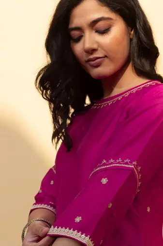 Pink chanderi embroidered three kali bandhani dupatta suit set