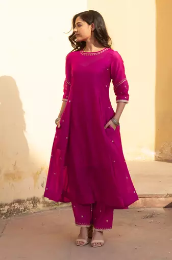 Pink chanderi embroidered three kali bandhani dupatta suit set