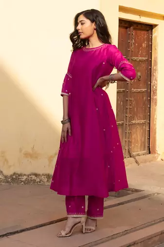 Pink chanderi embroidered three kali bandhani dupatta suit set