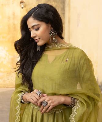 Mehndi green zari jaal embroiered anarkali suit set 3