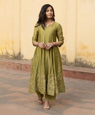 Mehndi green zari jaal embroiered anarkali suit set 4