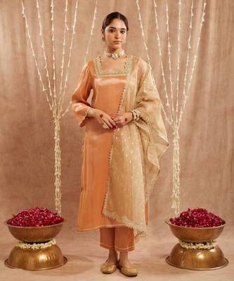 Orange scallop tissue kurta with 
narrow pants 1