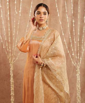 Orange scallop tissue kurta with 
narrow pants 5
