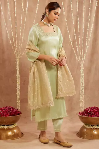 Minty scallop tissue kurta with 
narrow pants