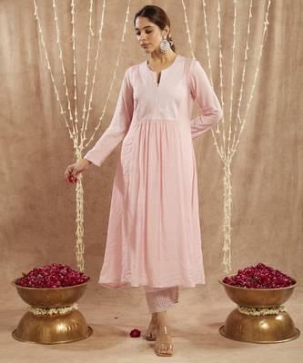 Pink diagonal yoke kurta with narrow pants 2
