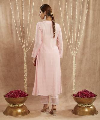 Pink diagonal yoke kurta with narrow pants 3
