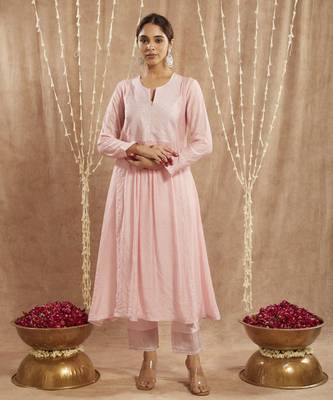 Pink diagonal yoke kurta with narrow pants 4