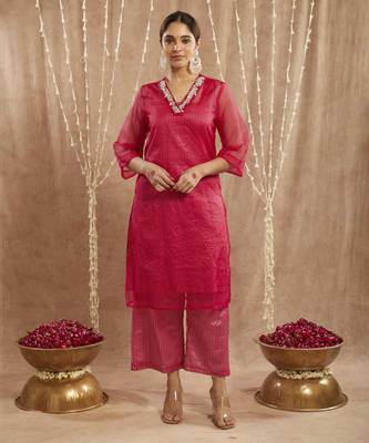 Fuchsia pink floral embroidred kurta with flared pants 1