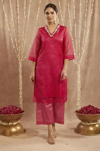 Fuchsia pink floral embroidred kurta with flared pants