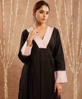 Black zari chanderi kurta with narrow pants 2