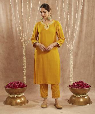 Golden dori chanderi kurta with narrow pants 1