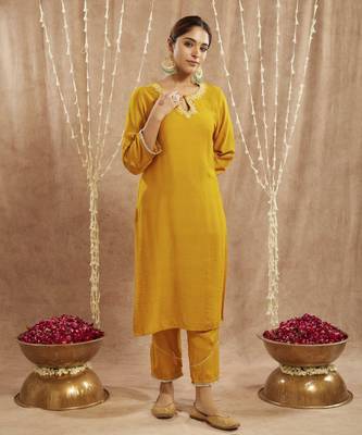 Golden dori chanderi kurta with narrow pants 2