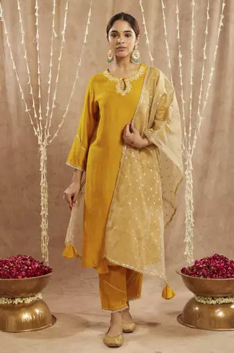 Golden dori chanderi kurta with narrow pants