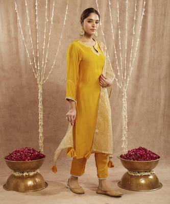 Golden dori chanderi kurta with narrow pants 5