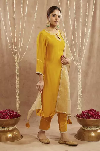 Golden dori chanderi kurta with narrow pants