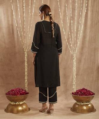 Black dori chanderi kurta with narrow pants 4