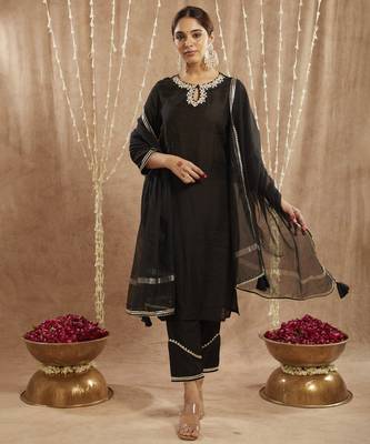 Black dori chanderi kurta with narrow pants 5