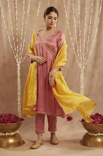Pink scallop tissue angrakha with 
narrow pants
