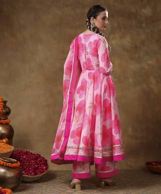 Meraki falak pink floral gotta lace work muslin anarkali with organza dupatta 3