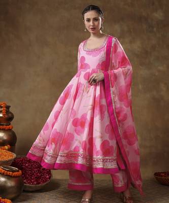 Meraki falak pink floral gotta lace work muslin anarkali with organza dupatta 5