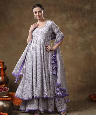 Meraki zeenat lavender floral print muslin angrakha and plazo set with organza dupatta 1