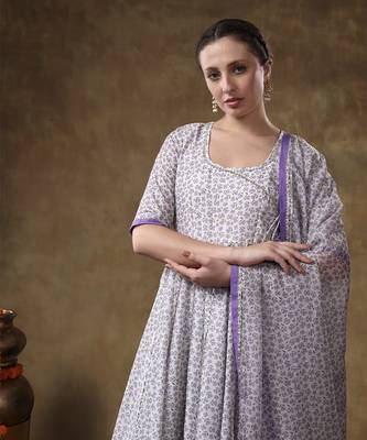 Meraki zeenat lavender floral print muslin angrakha and plazo set with organza dupatta 2
