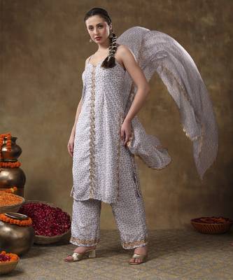Meraki zeenat gotta lace work lavender floral kurta set with organza dupatta 4