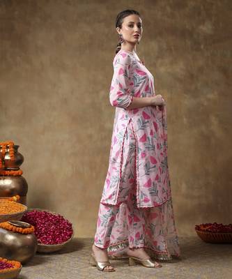 Meraki aamira pink floral muslin kurta set with organza dupatta 4