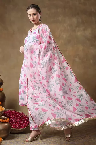 Meraki aamira pink floral muslin kurta set with organza dupatta