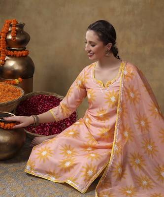 Meraki naila peach muslin printed kurta set with organza dupatta 2