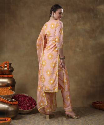 Meraki naila peach muslin printed kurta set with organza dupatta 3
