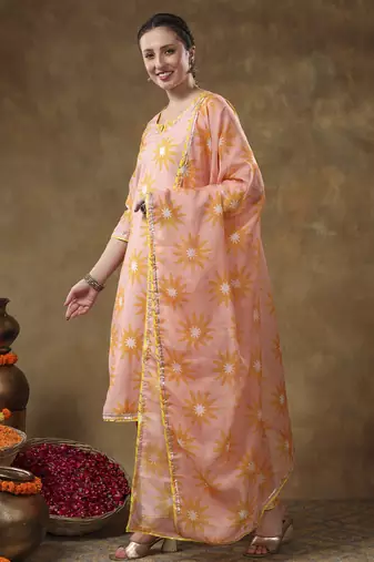 Meraki naila peach muslin printed kurta set with organza dupatta