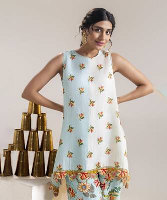 Aarani embellished kurta set 2