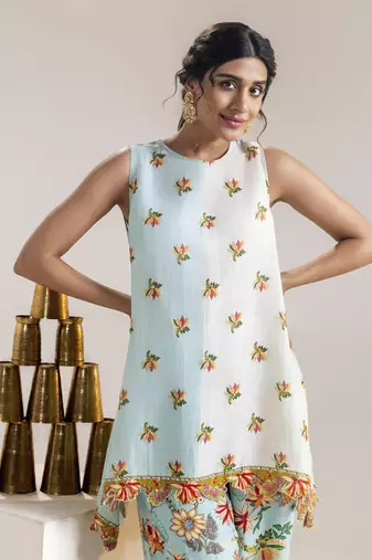 Aarani embellished kurta set
