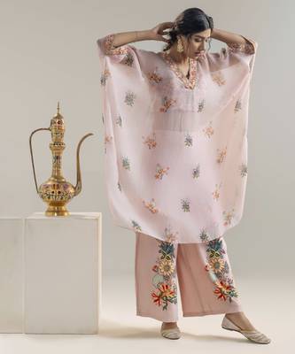 Arani embroidered kaftan set 4
