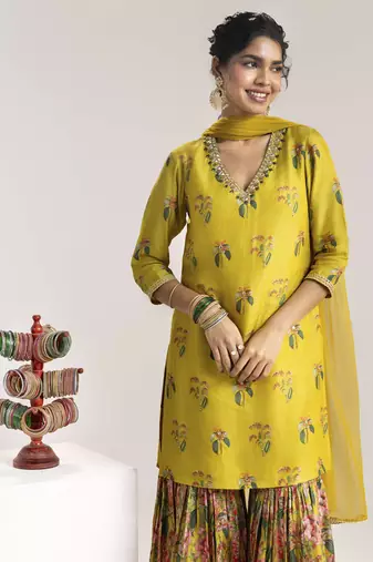 Aarani embroidered sharara set with a cape