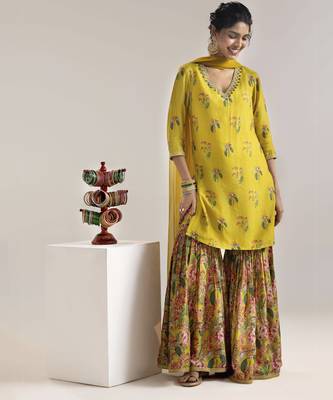 Aarani embroidered sharara set with a cape 4