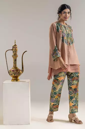 Kaira embroidered kurta set