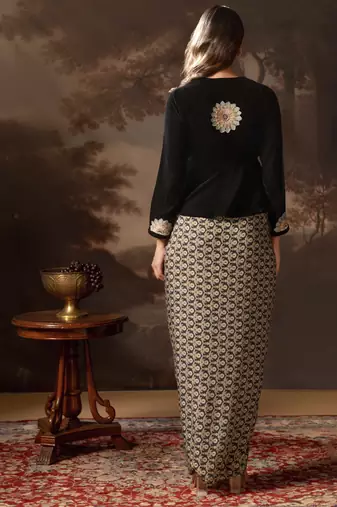 Black eraya embroidered drape skirt set