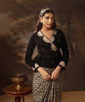 Black eraya embroidered drape skirt set 4
