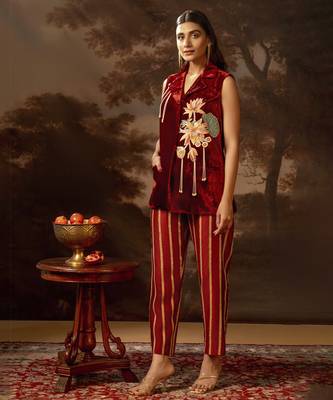 Red aarani embroidered blazer set 3