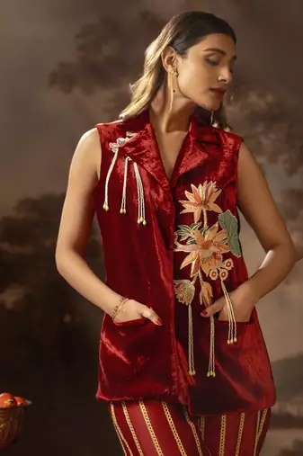 Red aarani embroidered blazer set