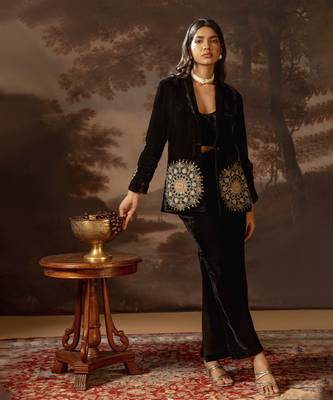 Black eraya embroidered blazer set 1