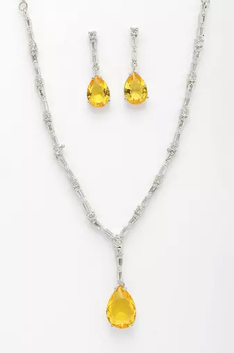  women's silver-plated yellow american diamond-studded handcrafted jewellery set