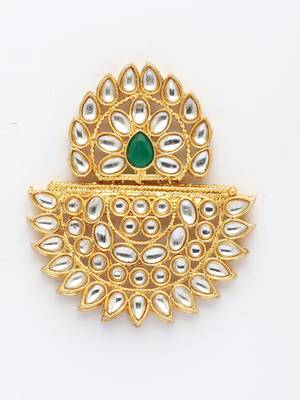  women's gold toned green stones & kundan studded jewellery set 5