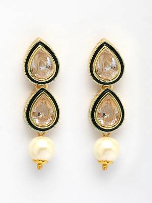  women gold plated pear shape kundan studded short jewellery set 3