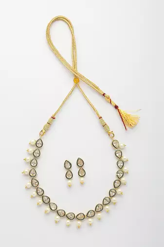  women gold plated pear shape kundan studded short jewellery set