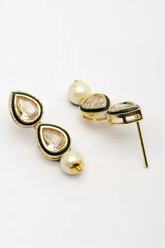  women gold plated pear shape kundan studded short jewellery set
