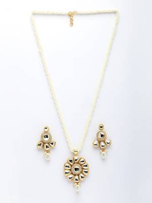  women gold plated kundan studded & pearls long jewellery set 4