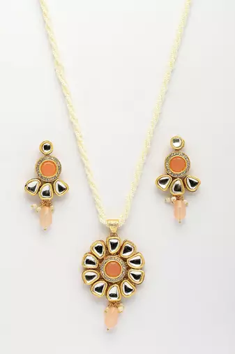  women peach stones with kundan studded long jewellery set